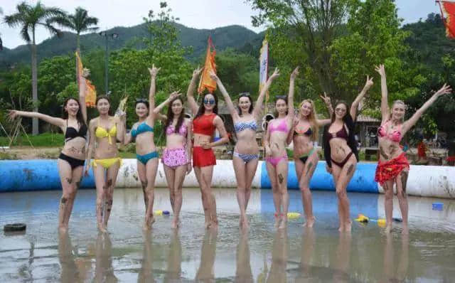 玩泼水节就要出国?NO!小编带你玩遍爱必侬那金谷第二届全民泼水节! 玩泼水节就要出国?NO!小编带你玩遍爱必侬那金谷第二届全民泼水节!