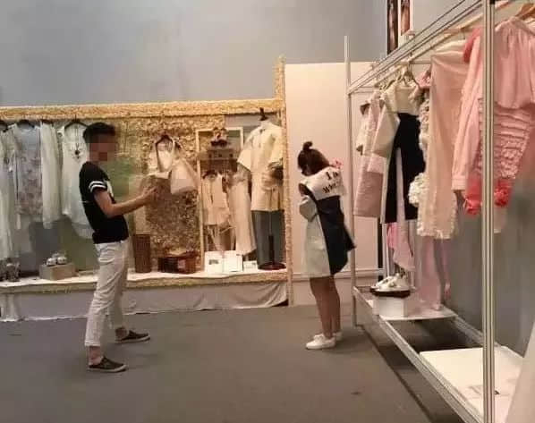 广美毕业展又叒叕有展品被偷，广州人离文明观展还有多远？