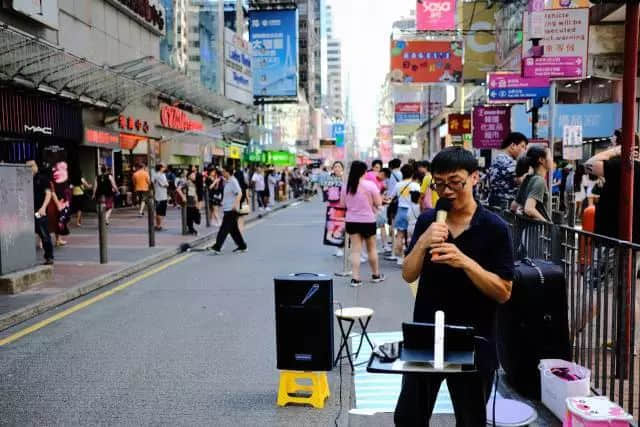 在香港，有条万人朝圣的街即将被“杀”