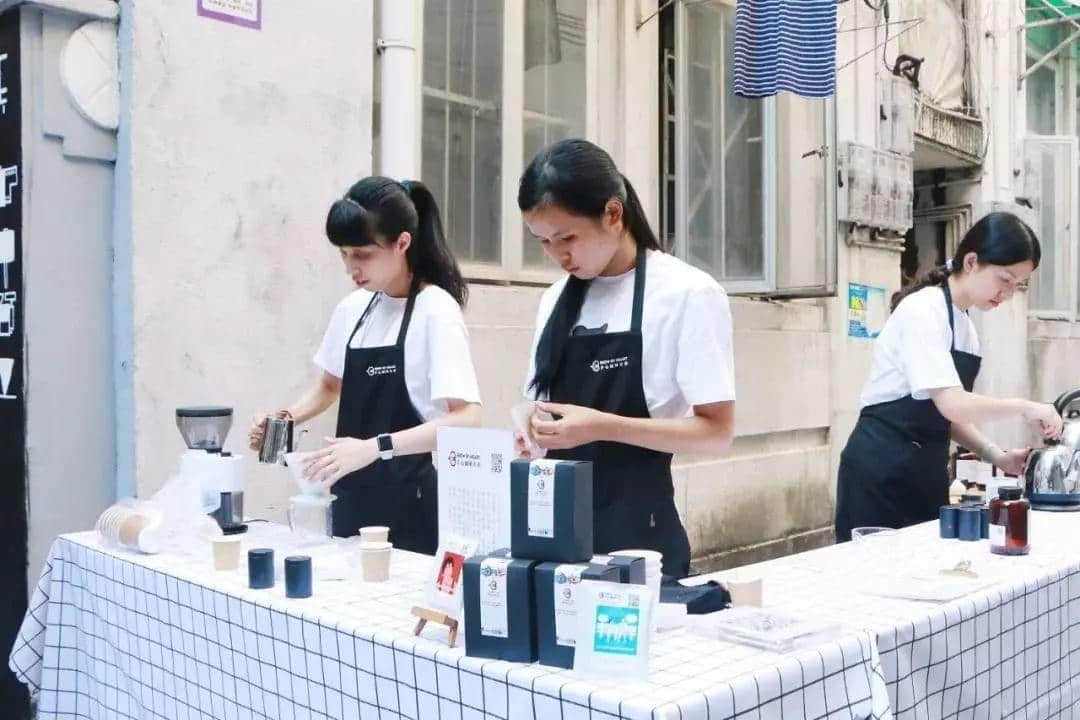 广州有一群视障人士，在手冲咖啡里找到了不一样的人生