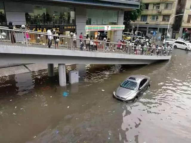 热烈庆祝，广州暴雨+热搜包月套餐生成！