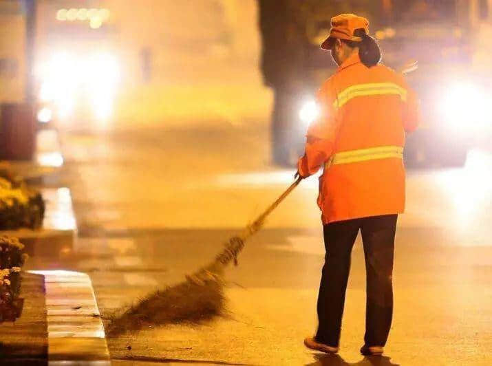 教师节惊喜变惊悚？家长表谢意，方式要注意