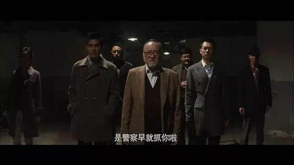 卢海鹏街边“试Mic”,时隔30年再唱《几许疯语》! 卢海鹏街边“试Mic”,时隔30年再唱《几许疯语》!
