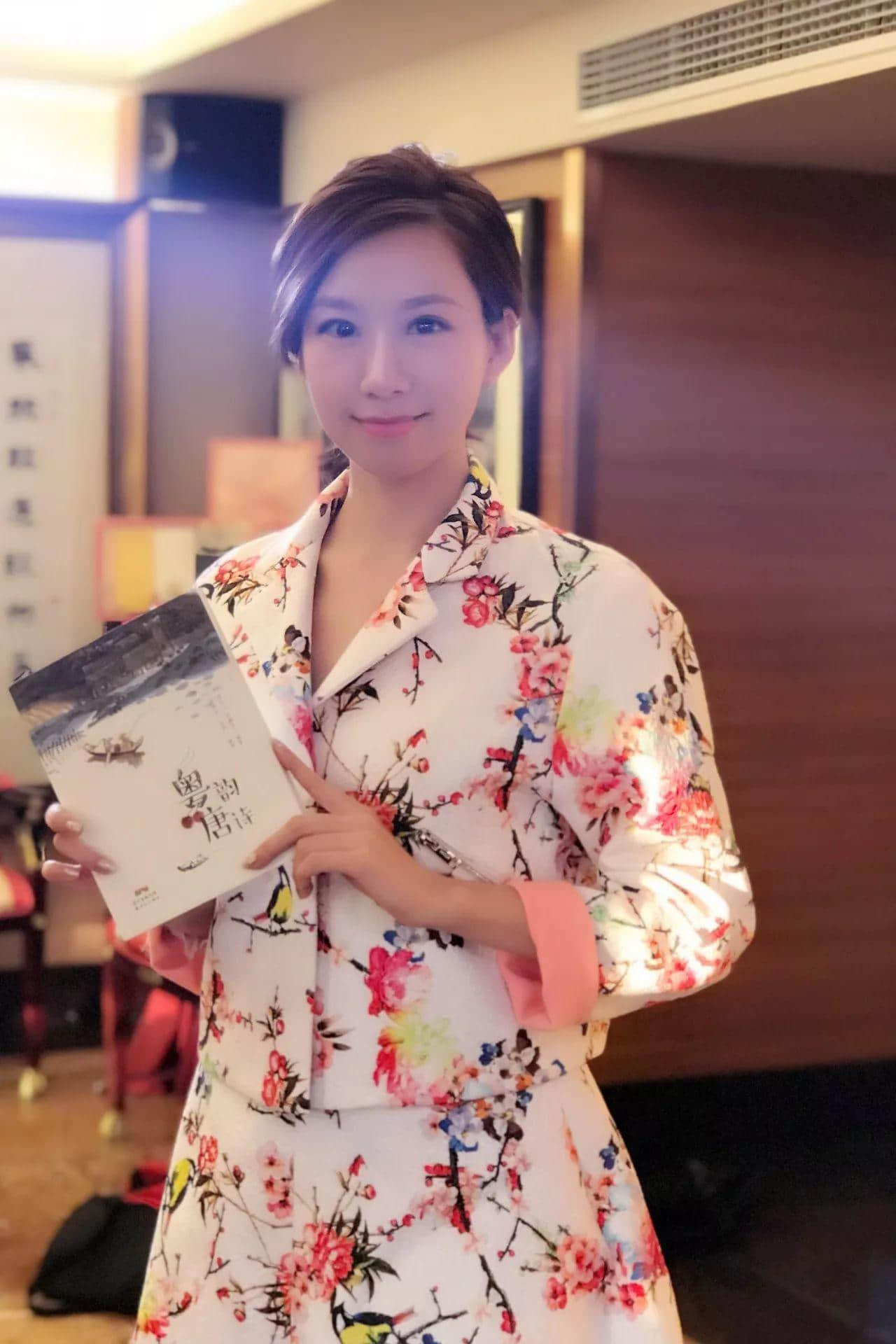 生活,不仅需要眼前的美食,更要融入更多的诗意…… 生活,不仅需要眼前的美食,更要融入更多的诗意……