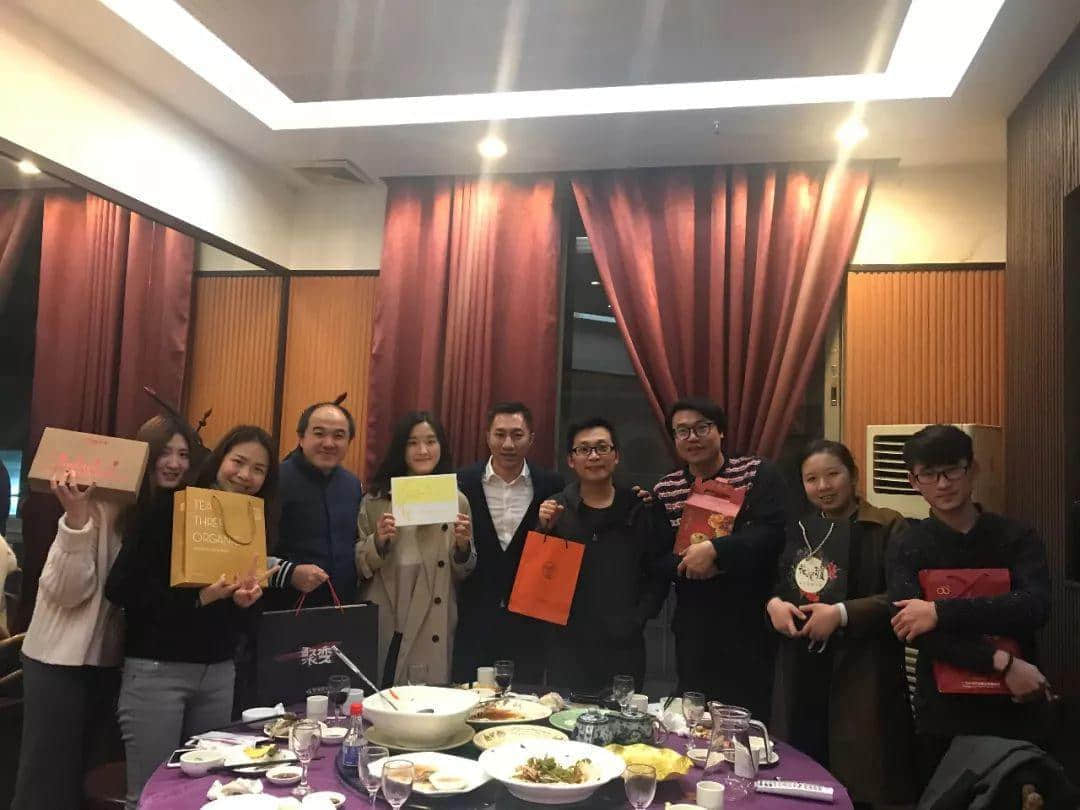究竟企业搞年会对于增强团队的凝聚力是否有帮助呢? 究竟企业搞年会对于增强团队的凝聚力是否有帮助呢?