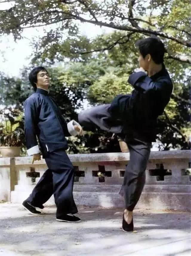 全世界都知道李小龙劲抽,佢究竟劲喺边? 全世界都知道李小龙劲抽,佢究竟劲喺边?