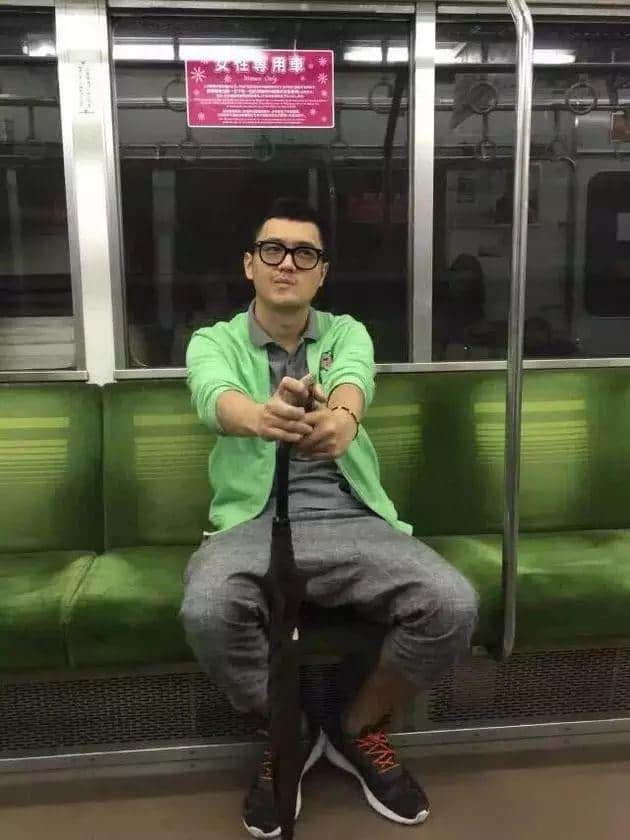 用粤语点样形容男女关系？从“过电”到“掟煲”全程教学！