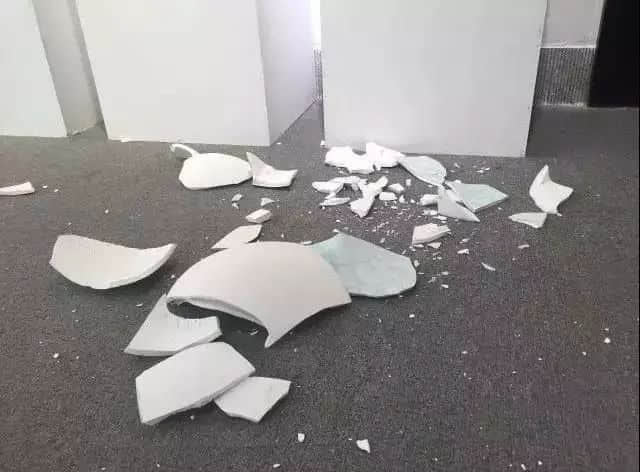 广美毕业展又叒叕有展品被偷，广州人离文明观展还有多远？