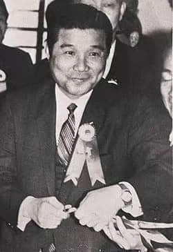 江湖大佬龙哥:以前我冇得拣,依家想做返个人! 江湖大佬龙哥:以前我冇得拣,依家想做返个人!
