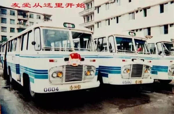 2015万广州人都要感谢的66岁老人,是他带我们走遍广州! 2015万广州人都要感谢的66岁老人,是他带我们走遍广州!