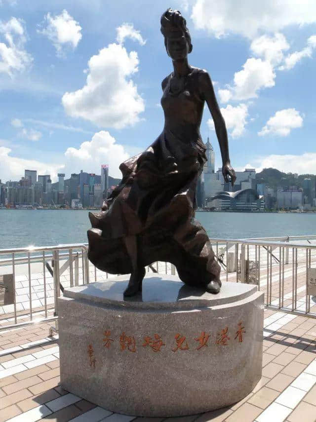 芳华绝代40年,世间再无梅艳芳 芳华绝代40年,世间再无梅艳芳