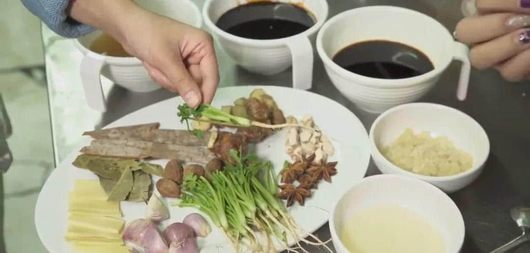 冬天的煲仔饭,广东人的浪漫 冬天的煲仔饭,广东人的浪漫
