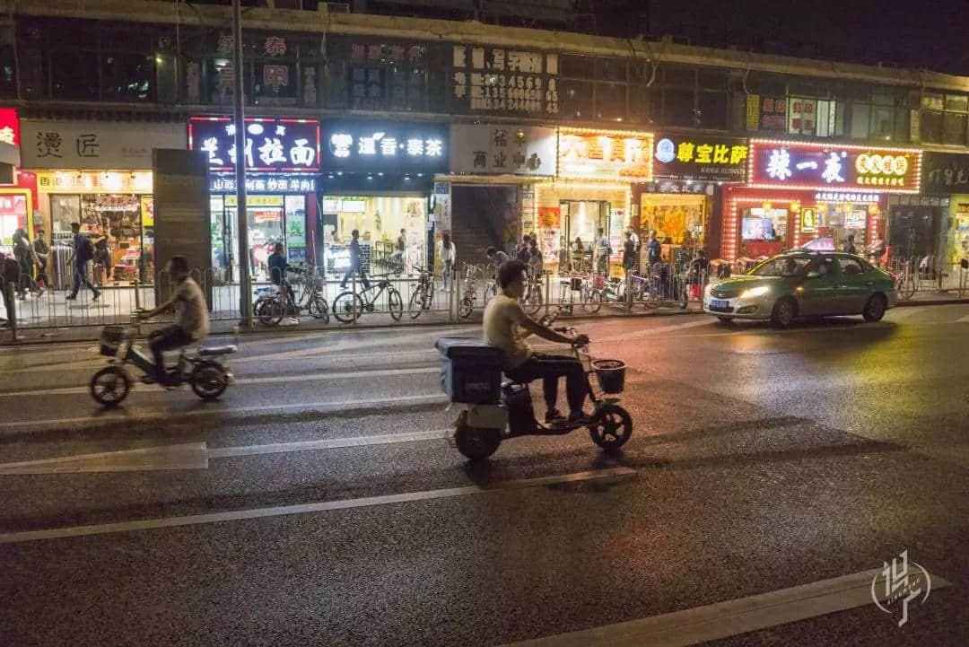 广州街头外卖交通违法乱象,有人管吗? 广州街头外卖交通违法乱象,有人管吗?