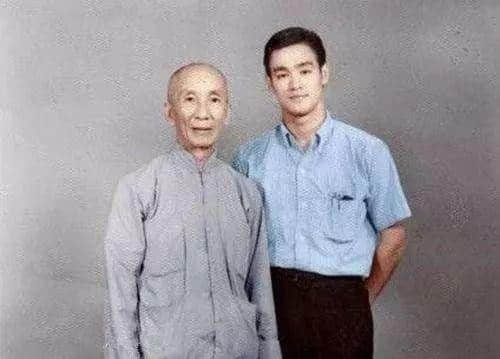 唔好再问佛山人识唔识无影脚!因为黄飞鸿自己都唔识! 唔好再问佛山人识唔识无影脚!因为黄飞鸿自己都唔识!