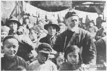 这个民族不应惊人的无知、惊人的忘恩负义......