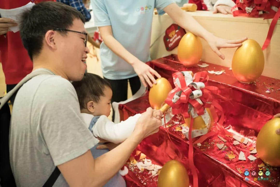 吐泡泡天河店周年庆典“圣诞欢乐颂 亲子水上趴”引爆广州亲子游泳圈 吐泡泡天河店周年庆典“圣诞欢乐颂 亲子水上趴”引爆广州亲子游泳圈