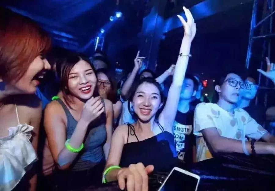 广州春节打卡圣地，追寻光与好玩的一切，尽在这里！