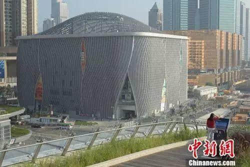 这位自带BGM的喜剧演员身上,有你不知道的香港粤剧浮沉史 这位自带BGM的喜剧演员身上,有你不知道的香港粤剧浮沉史