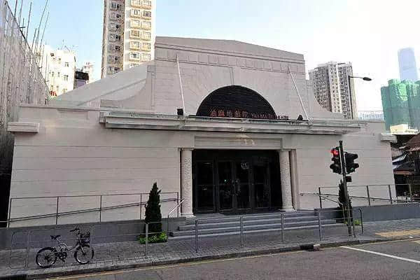 这位自带BGM的喜剧演员身上,有你不知道的香港粤剧浮沉史 这位自带BGM的喜剧演员身上,有你不知道的香港粤剧浮沉史
