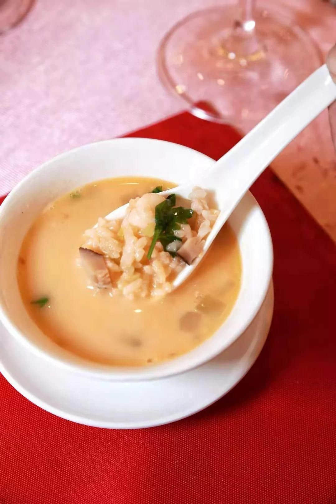 餐飲界有兩種老闆：一種是生意人，另一種是匠人……