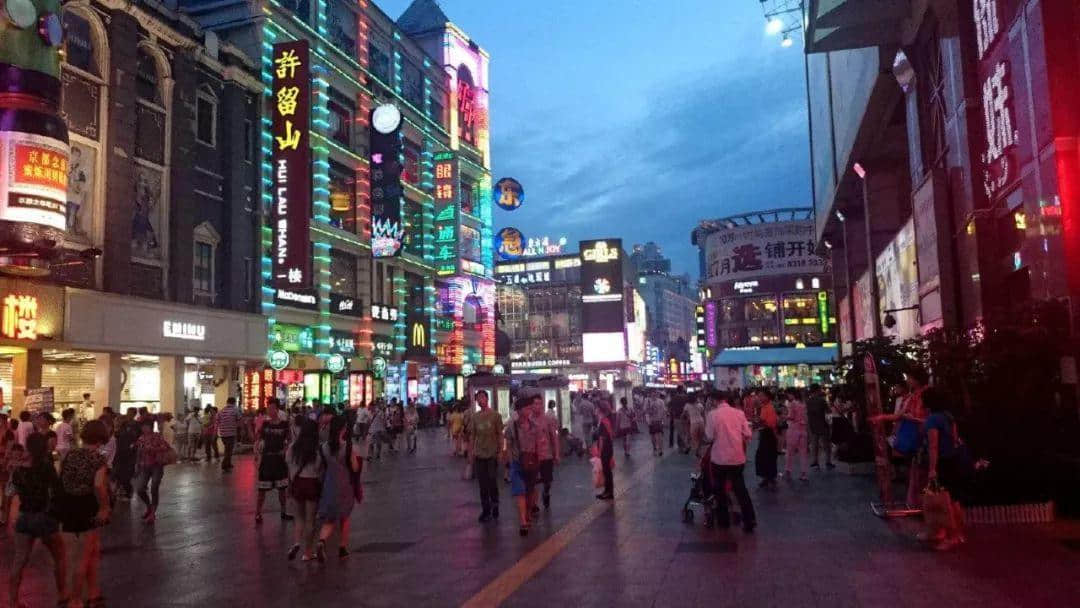 一条1号线,撑起广州商业半边天 一条1号线,撑起广州商业半边天