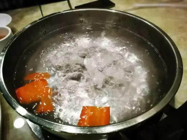 打边炉和吃火锅到底有什么区别? 打边炉和吃火锅到底有什么区别?