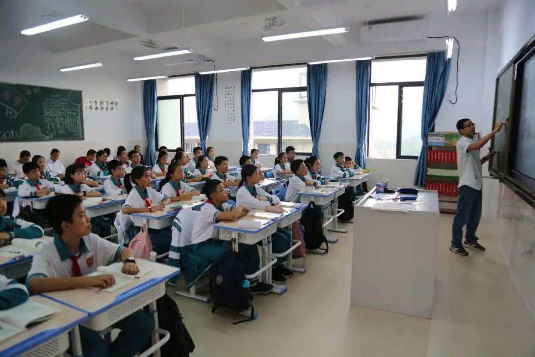 复课难,网课更难:老师、学生、家长都快疯了! 复课难,网课更难:老师、学生、家长都快疯了!