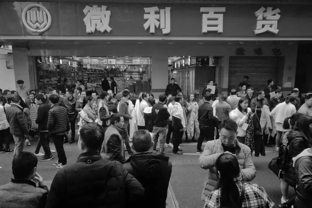 疫情下的城市——广州服装专业市场实录 疫情下的城市——广州服装专业市场实录