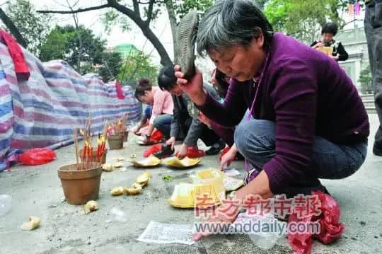 想搞掂特朗普,必须求助天桥底嘅神秘组织? 想搞掂特朗普,必须求助天桥底嘅神秘组织?