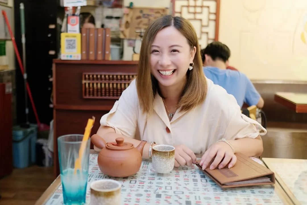 广州80后女生在天河CBD织梦,只为重温童年时的街坊茶楼 广州80后女生在天河CBD织梦,只为重温童年时的街坊茶楼