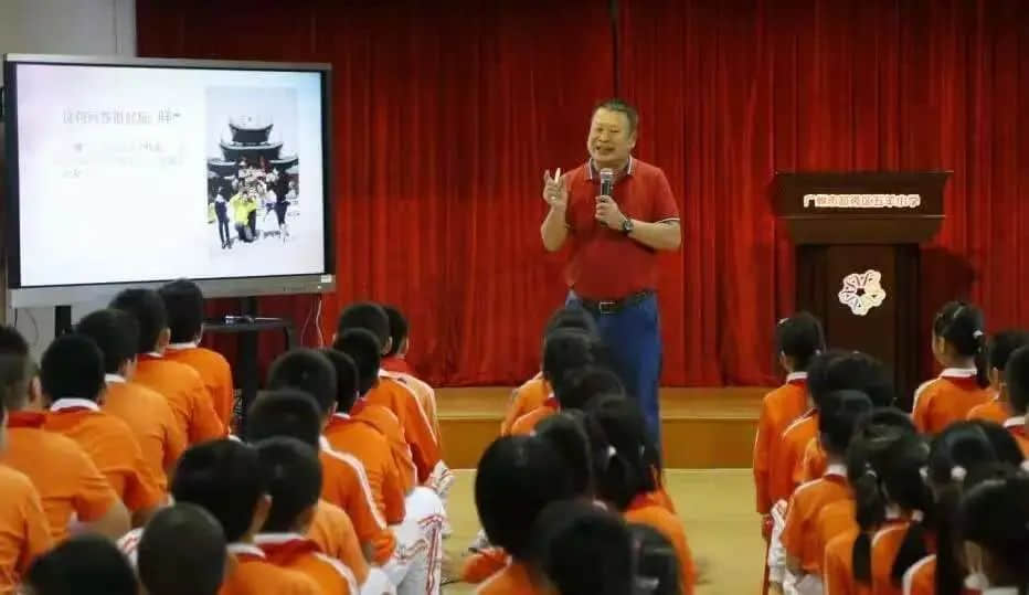 为了粤语,广州人狠起来连自己亲生仔女都骂! 为了粤语,广州人狠起来连自己亲生仔女都骂!