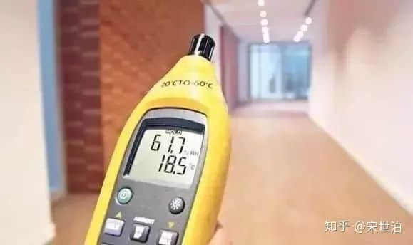 地铁冇冷气、公交在限速......广州打工仔通勤有几难? 地铁冇冷气、公交在限速......广州打工仔通勤有几难?