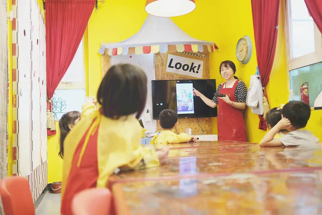 教育内卷时代,广美毕业的她却选择教孩子如何感受美 教育内卷时代,广美毕业的她却选择教孩子如何感受美