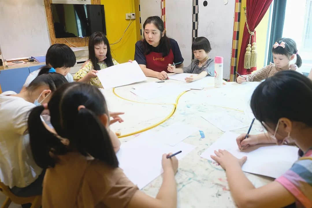 教育内卷时代,广美毕业的她却选择教孩子如何感受美 教育内卷时代,广美毕业的她却选择教孩子如何感受美