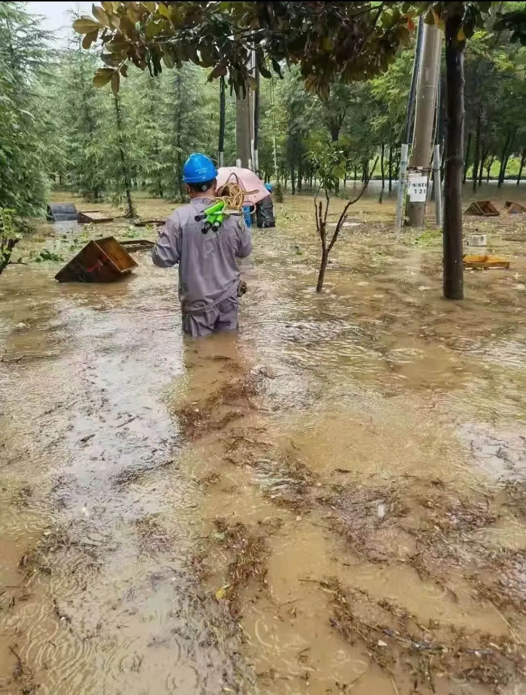 七省驰援！河南暴雨救援电话+紧急求助通道，请扩散！