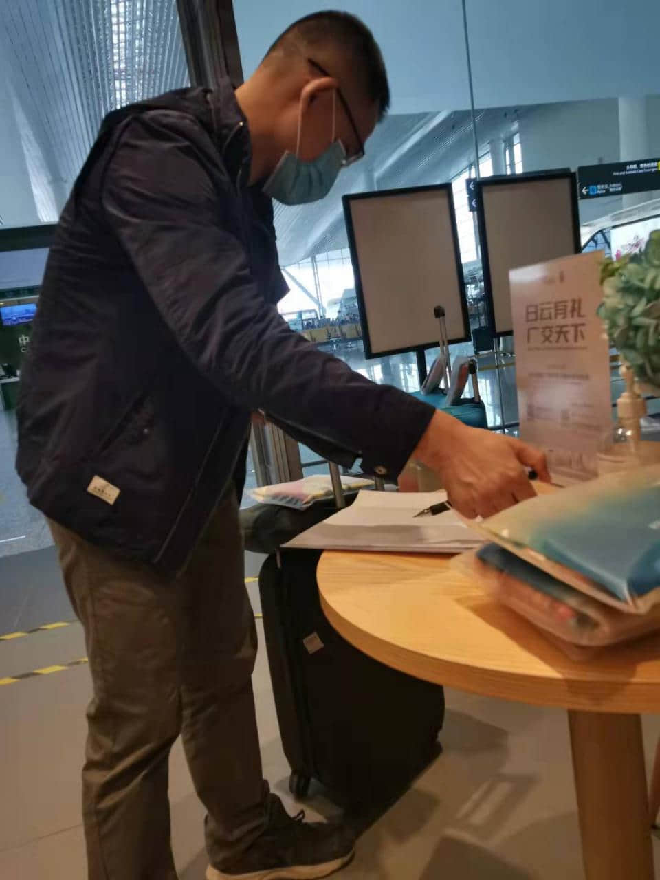 零门槛,高优惠,“白云有礼,广交天下”活动吸引了过往旅客参与