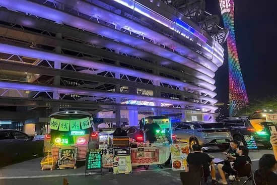 车尾箱集市:是人间烟火气,还是变乌烟瘴气? 车尾箱集市:是人间烟火气,还是变乌烟瘴气?
