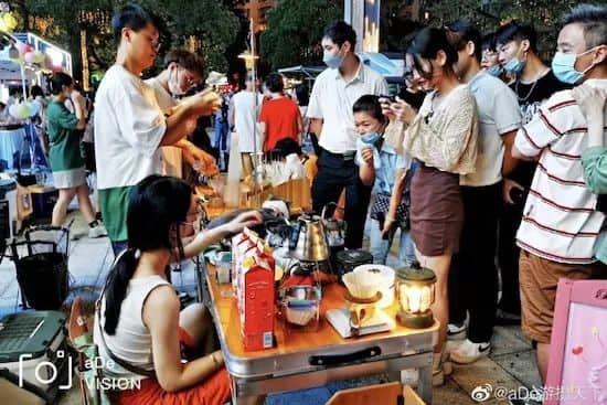 车尾箱集市:是人间烟火气,还是变乌烟瘴气? 车尾箱集市:是人间烟火气,还是变乌烟瘴气?
