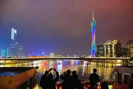 车尾箱集市:是人间烟火气,还是变乌烟瘴气? 车尾箱集市:是人间烟火气,还是变乌烟瘴气?