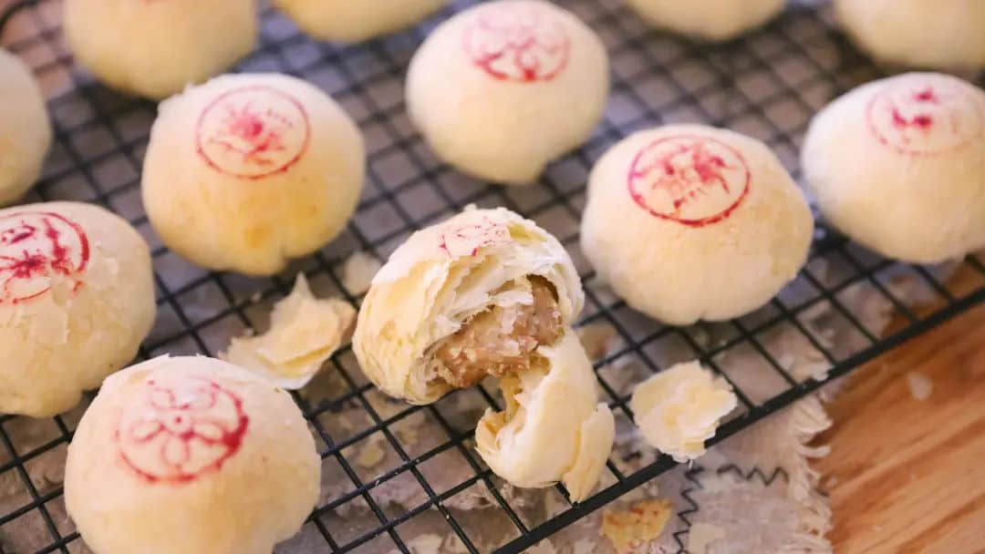广东网友:不配刀叉的月饼,就像失去灵魂的躯壳 广东网友:不配刀叉的月饼,就像失去灵魂的躯壳