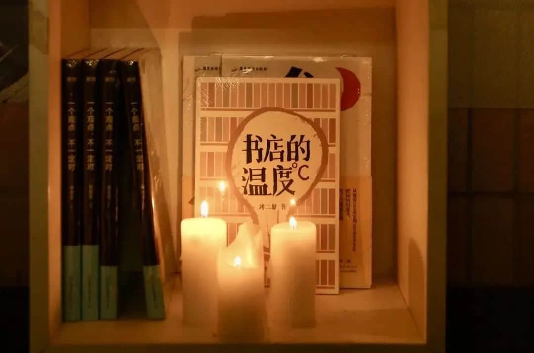 “倒下”的书店 “倒下”的书店