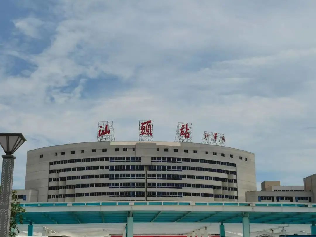 疫情下的大学生:封了,也“疯”了? 疫情下的大学生:封了,也“疯”了?