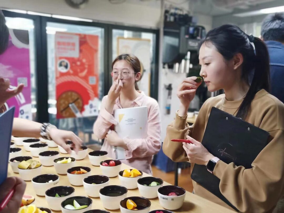 ▲咖啡感官品鉴课练习,受访者供图