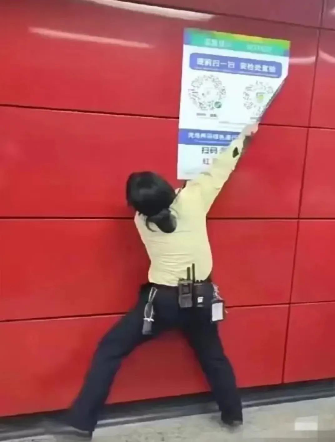 防疫政策剧变下的广州人:两周前囤菜,两周后囤药 防疫政策剧变下的广州人:两周前囤菜,两周后囤药