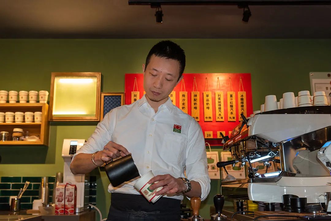 疫情反复暴击餐饮业，但广州的咖啡店为何越开越多？