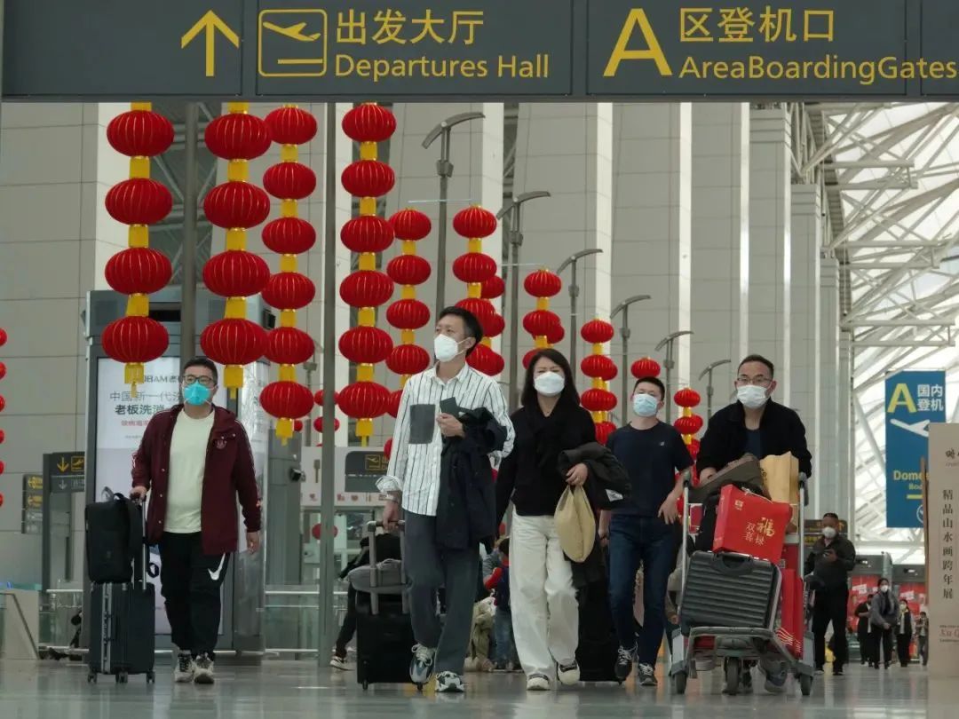 无论外出旅游还是在家过年,这春节都逃不过人从众…… 无论外出旅游还是在家过年,这春节都逃不过人从众……