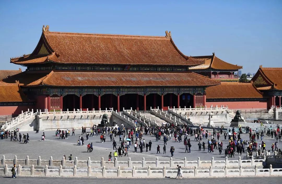 无论外出旅游还是在家过年,这春节都逃不过人从众…… 无论外出旅游还是在家过年,这春节都逃不过人从众……