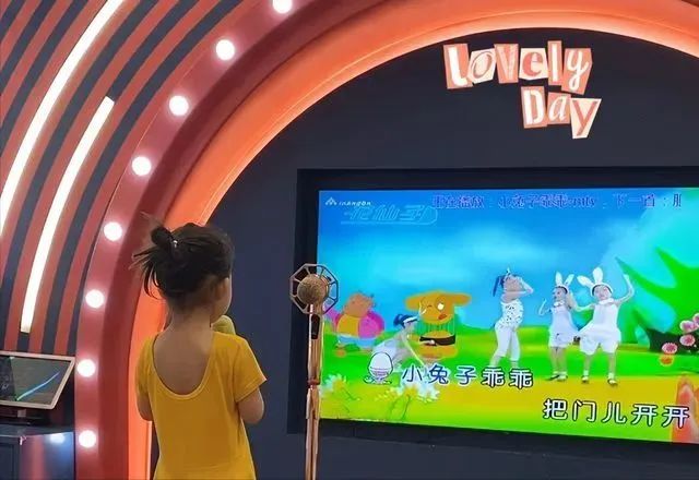 禁止未成年人进入KTV,是合理保护还是矫枉过正? 禁止未成年人进入KTV,是合理保护还是矫枉过正?