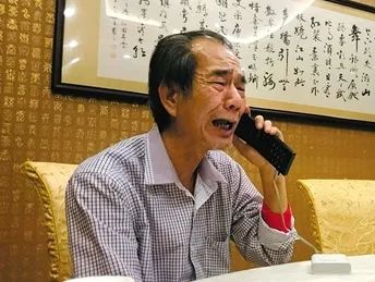 广州区伯肺癌病重:一位饱受争议的公民逐渐被遗忘 广州区伯肺癌病重:一位饱受争议的公民逐渐被遗忘