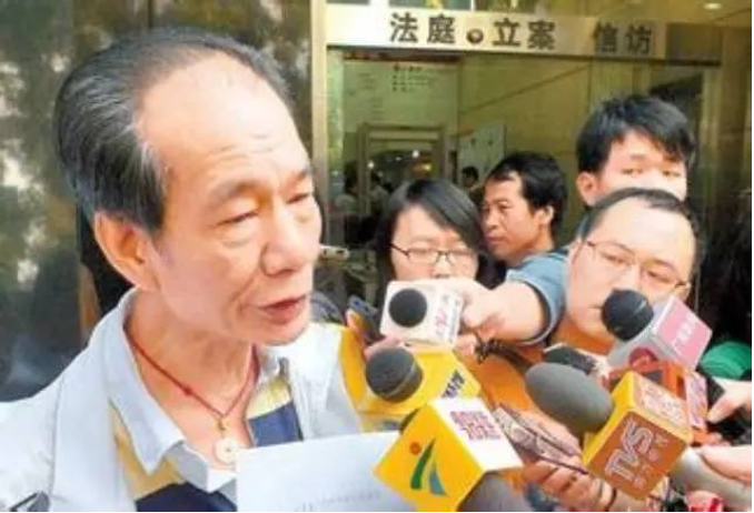广州区伯肺癌病重:一位饱受争议的公民逐渐被遗忘 广州区伯肺癌病重:一位饱受争议的公民逐渐被遗忘